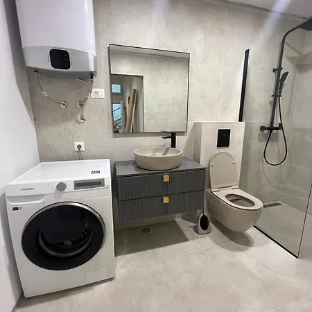 Nude Oasis 2 Apartman Makarska